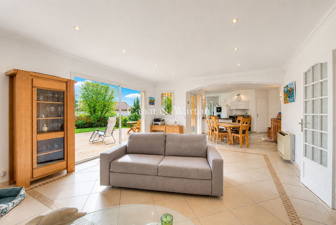 Villa in Les Plaines-Les Tasses, Saint-Raphaël, France 4 - 18383352