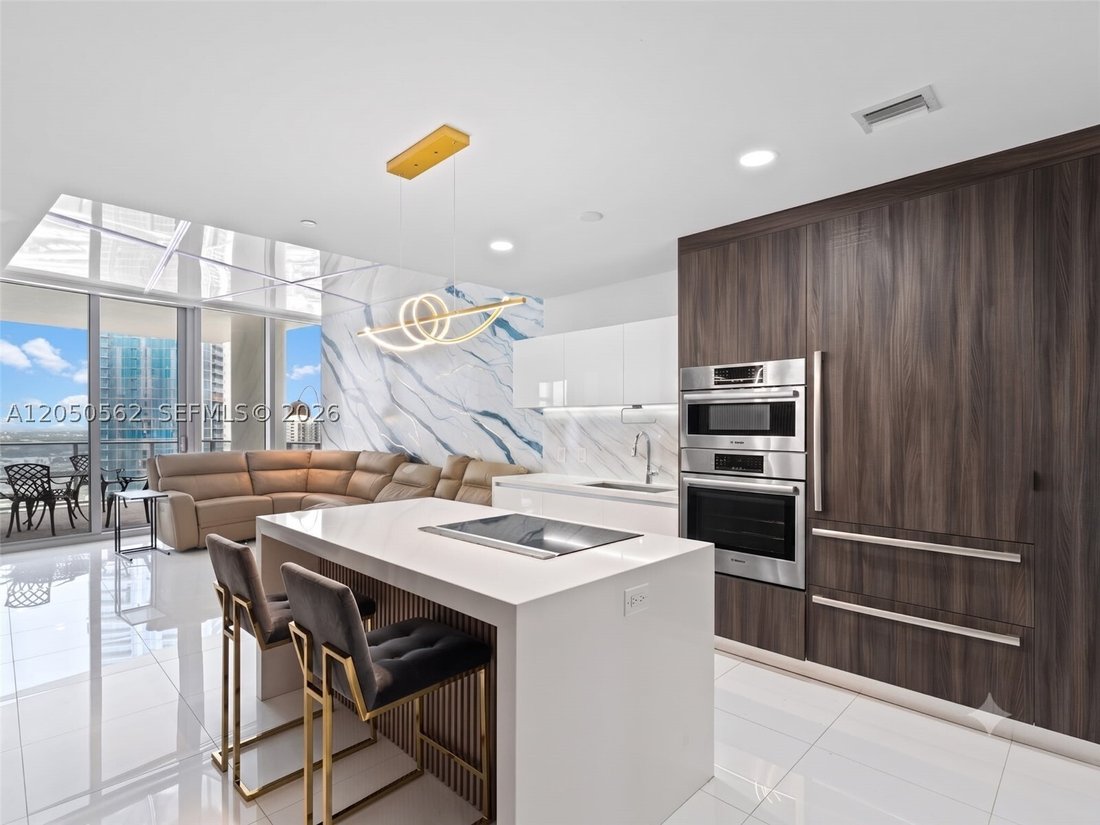 Condo in Miami, Florida, United States 1 - 18378646