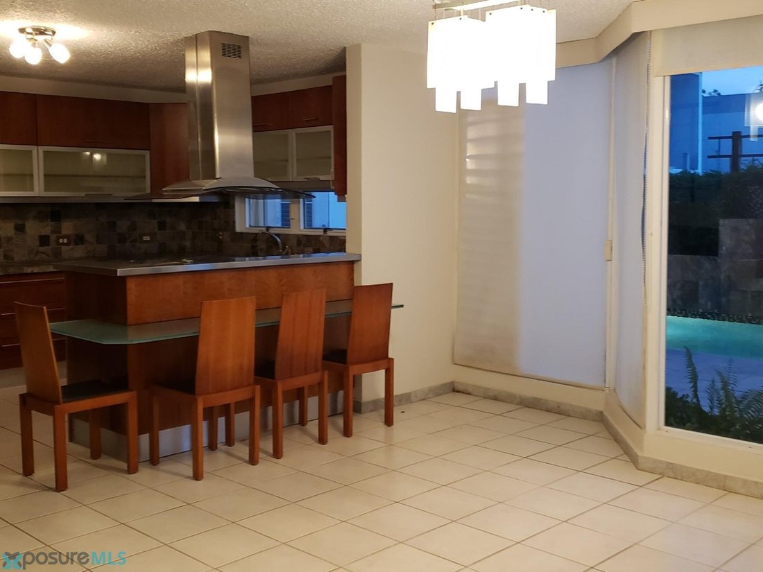 Casa en Dos Bocas, Trujillo Alto, Puerto Rico 1 - 18373996