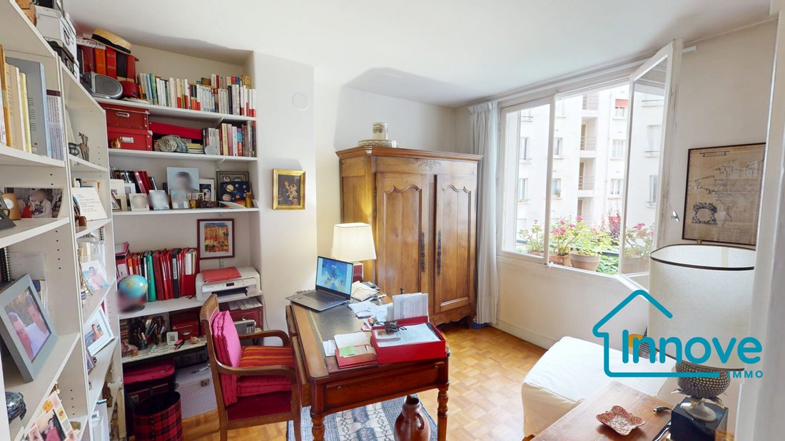 Apartment in Perouses, Paris, Ile-de-France 4 - 18384903