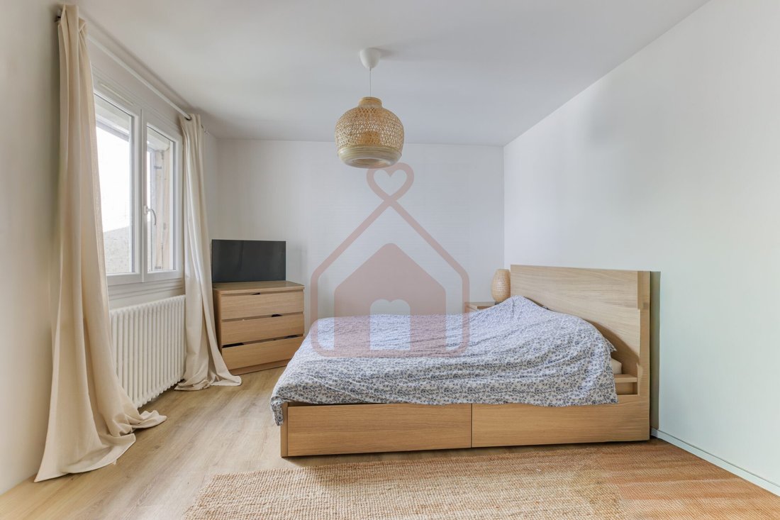 House in Villejuif, Ile-de-France, France 3 - 18385095