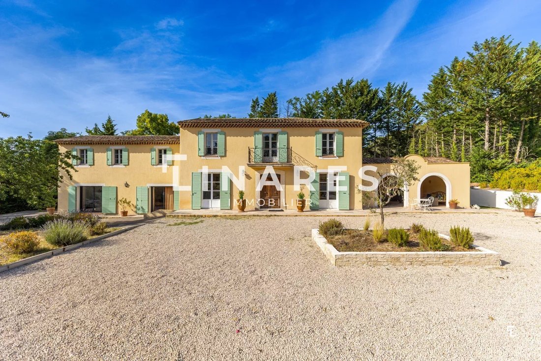 House in Est-Repentance-Les Trois Bons Dieux, Aix-en-Provence, France 2 - 18372811