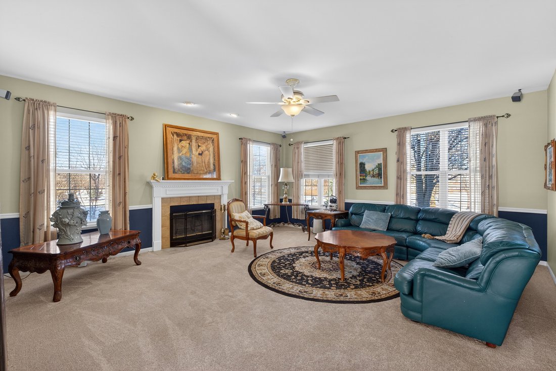 House in Aurora, Illinois, United States 4 - 18379200
