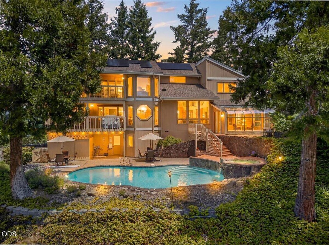 House in Medford, Oregon, United States 1 - 18385876