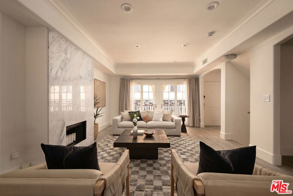 Condo in Los Angeles, California, United States 4 - 18377861