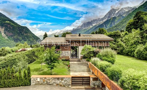 Chalet in Les Houches, Auvergne-Rhône-Alpes, France 1