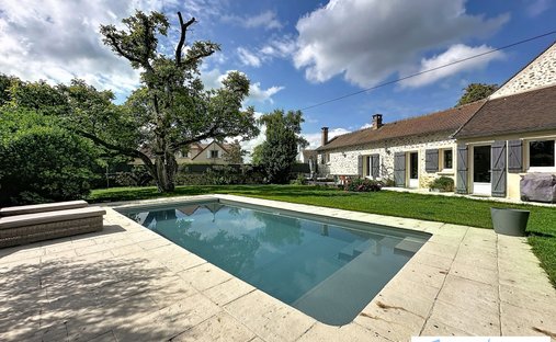House in Coteau Sud, Chevreuse, France 1