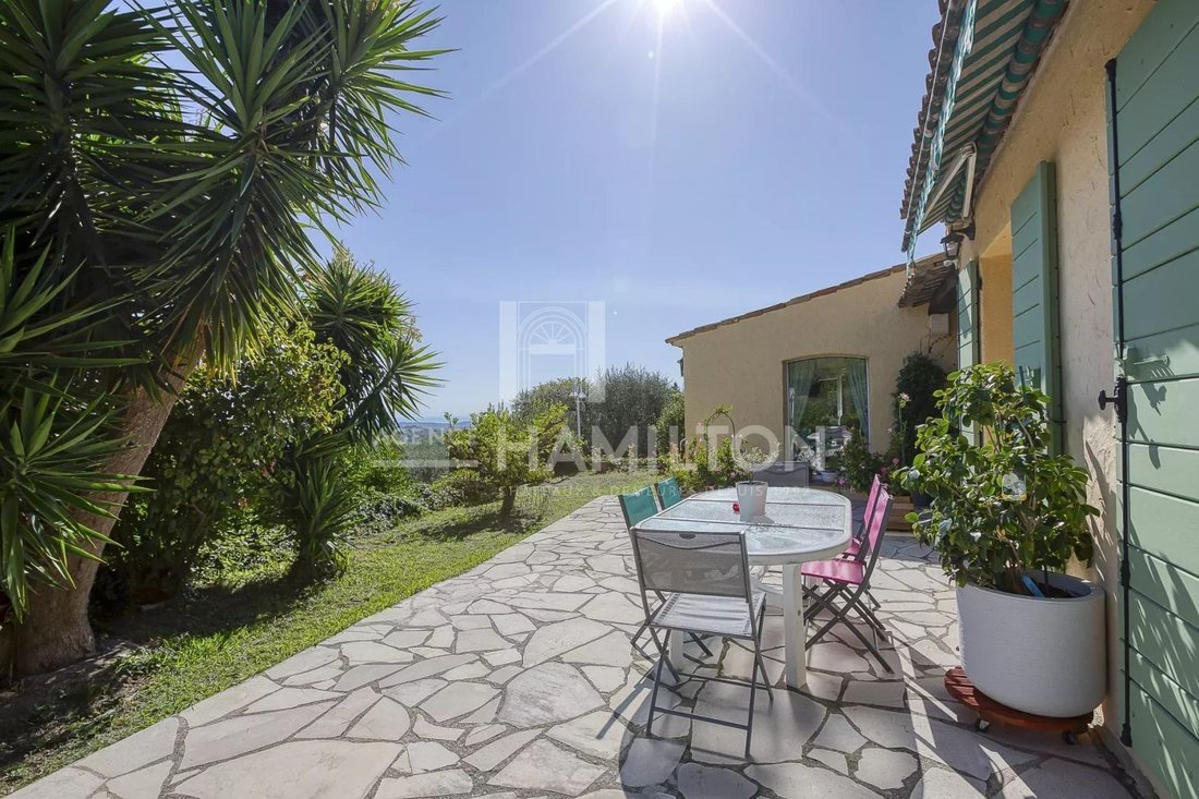 Villa in Le Rouret, Provence-Alpes-Côte d'Azur, France 4 - 17992449
