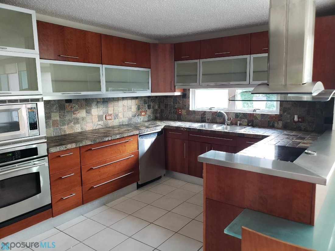 Casa en Dos Bocas, Trujillo Alto, Puerto Rico 4 - 18373996