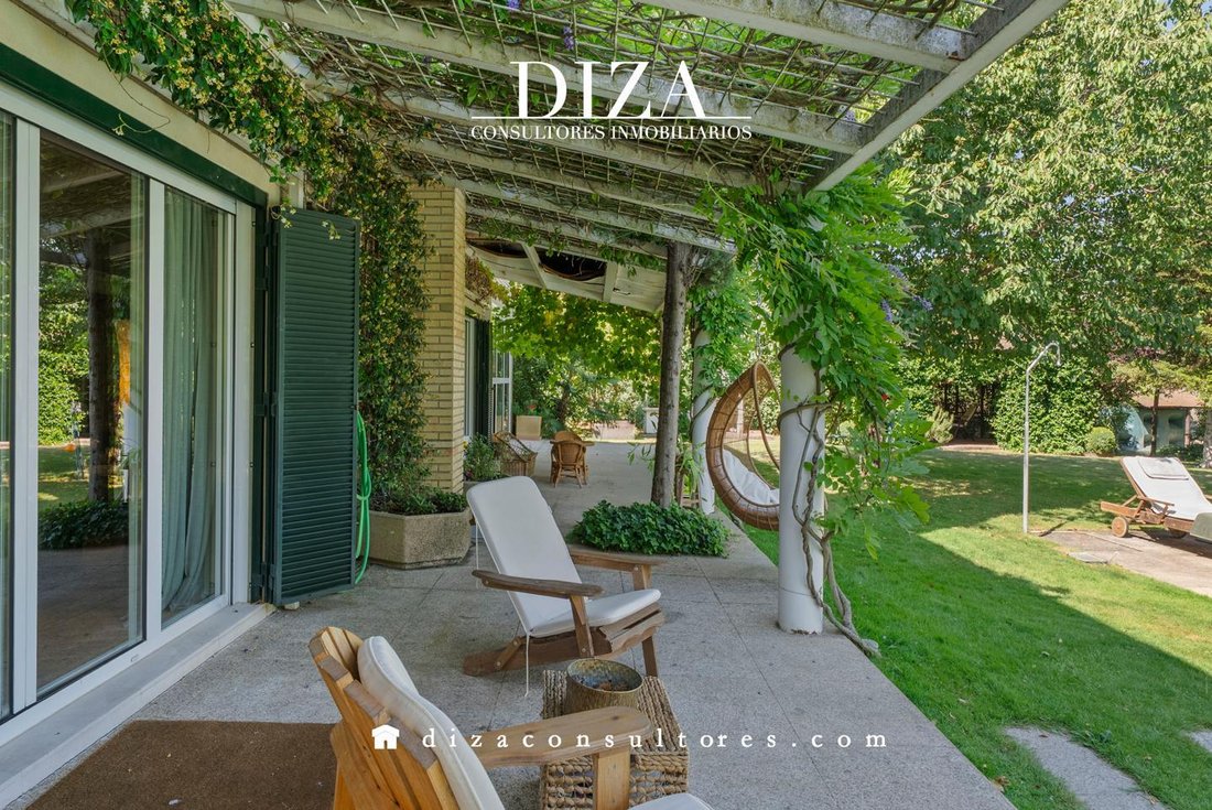 Villa in Somosaguas, Pozuelo de Alarcon, Comunidad de Madrid 5 - 18373561