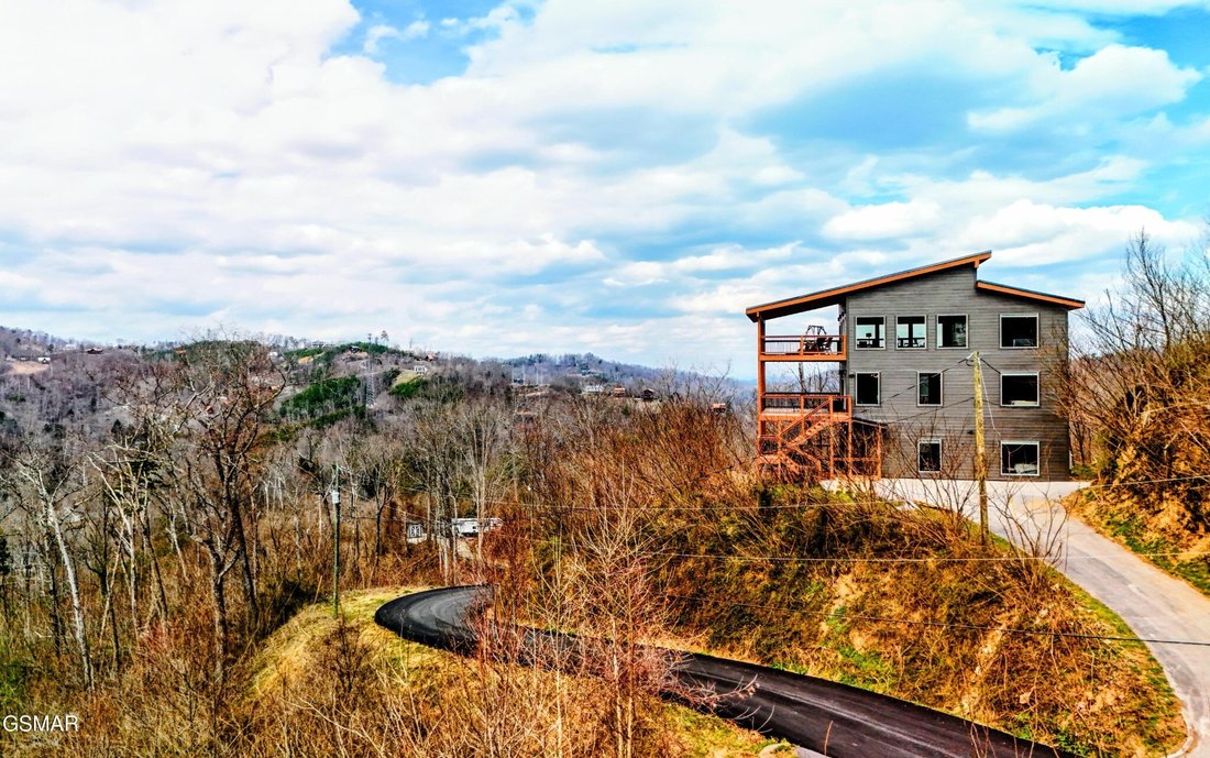 House in Gatlinburg, Tennessee, United States 3 - 18373737