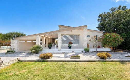 House in Village-Rieu, Saint-Privat-des-Vieux, France 1