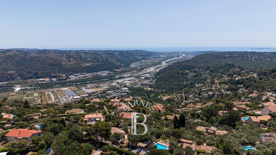 Villa in Gattières, Provence-Alpes-Côte d'Azur, France 1 - 18374083