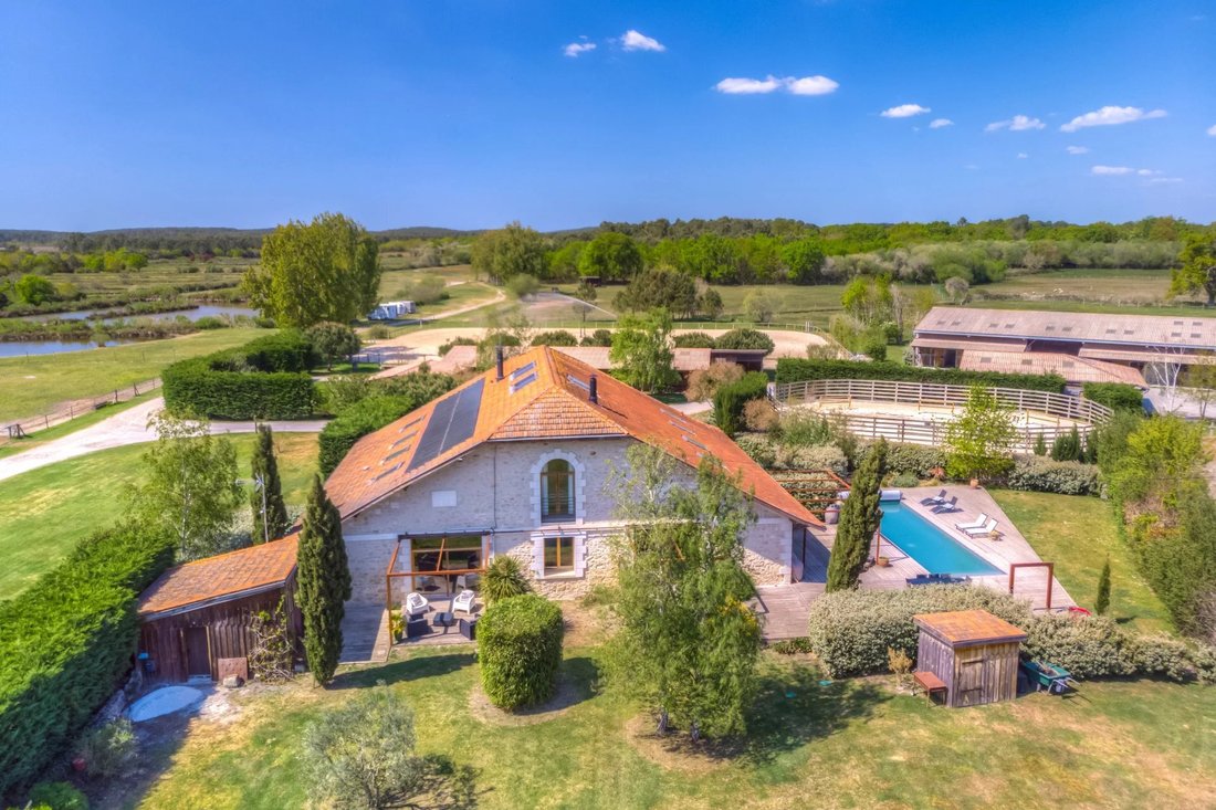 Estate in Centre Cap Ferret, Lège-Cap-Ferret, France 1 - 18374347