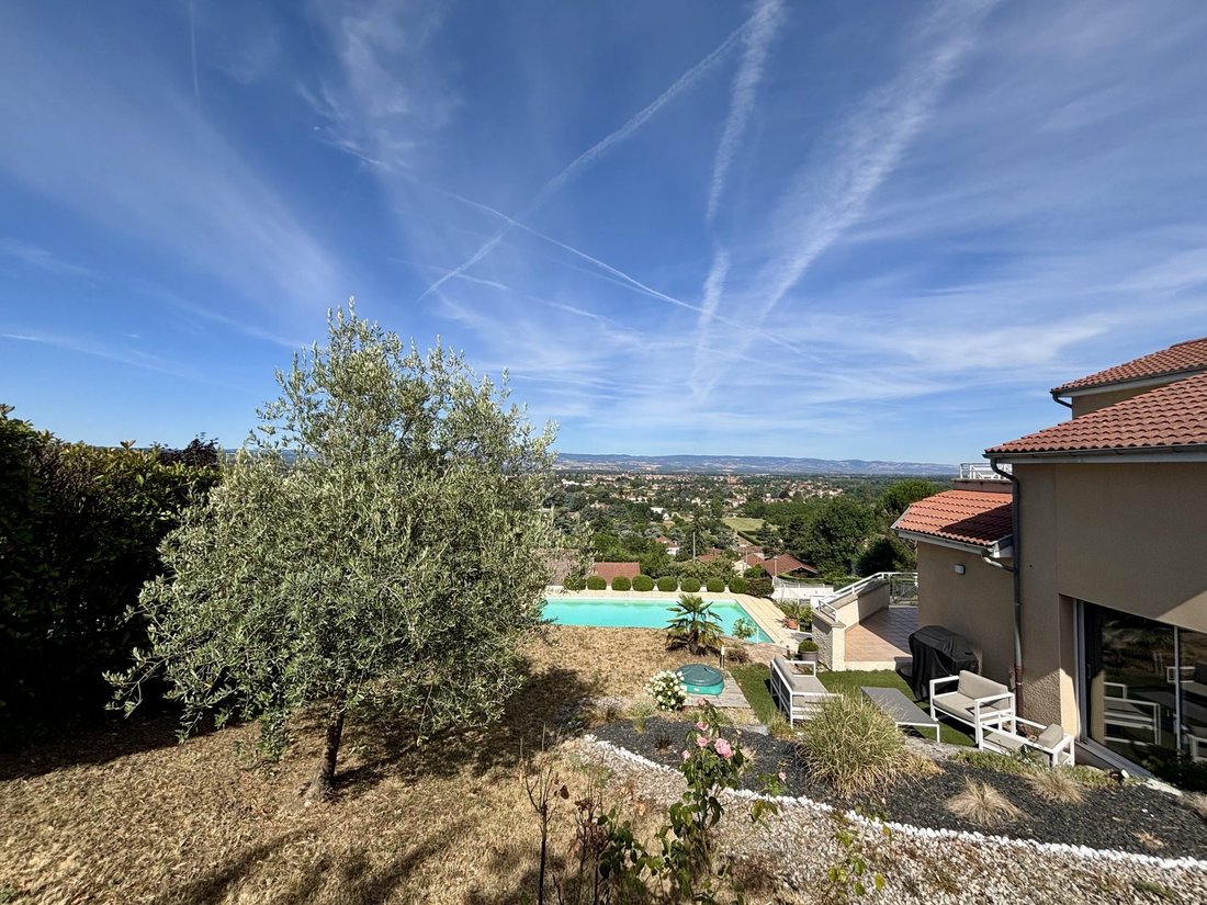 House in Grande Couronne, Saint-Just-Saint-Rambert, France 4 - 18385001