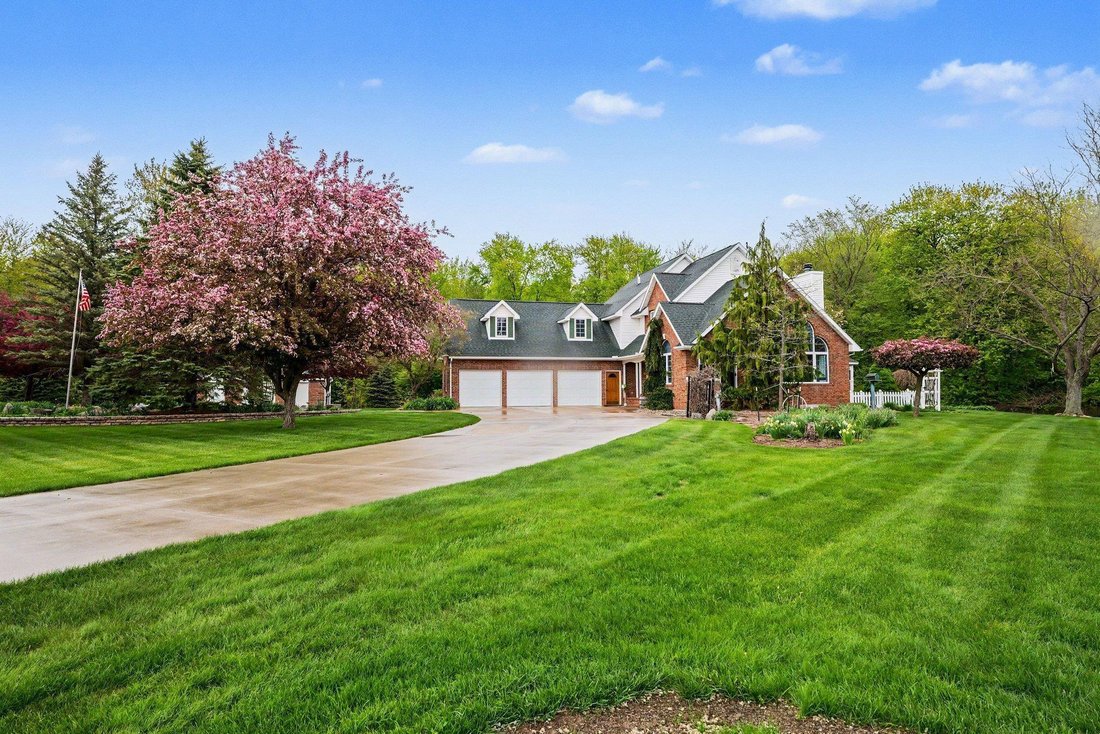 House in Auburn, Michigan, United States 3 - 18372895