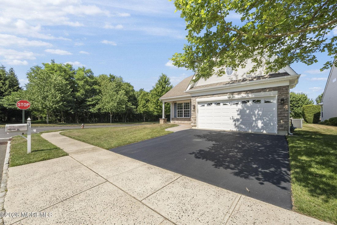 House in Manalapan Township, New Jersey, United States 3 - 18372802