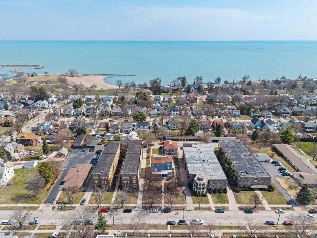 Kenosha, Wisconsin, United States 3 - 18378007
