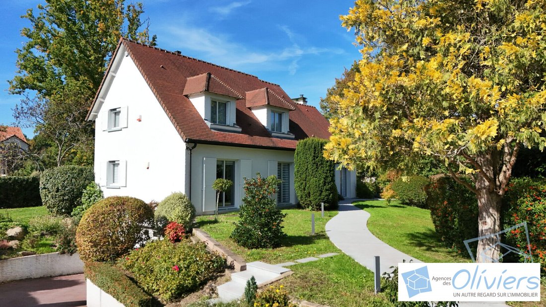 House in Dampierre-en-Yvelines, Ile-de-France, France 2 - 18385068