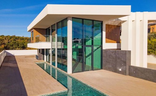Villa in Sao Goncalo de Lagos, Algarve, Portugal 1