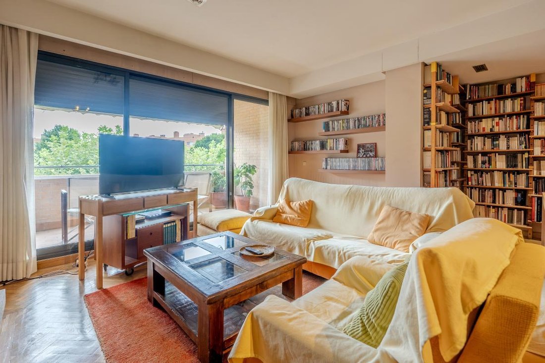 Apartment in Pozuelo de Alarcon, Comunidad de Madrid, Spain 4 - 18352524