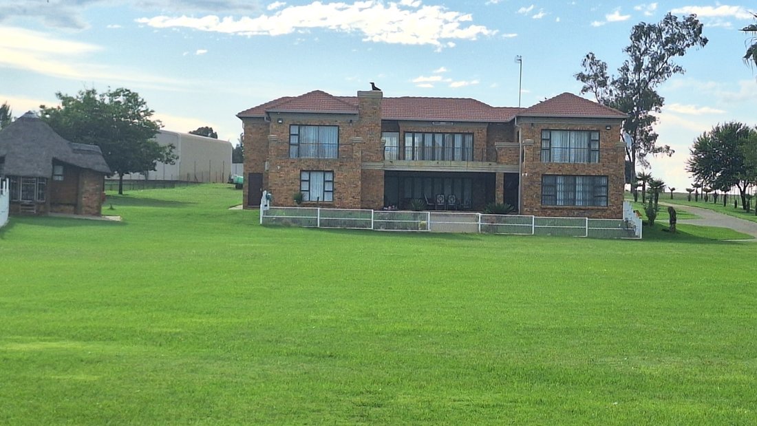 Estate in Vanderbijlpark, Free State, South Africa 2 - 18374576