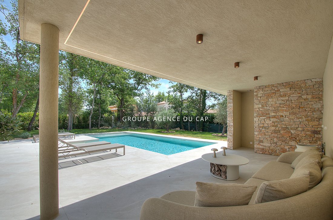 Villa in Tourrettes, Provence-Alpes-Côte d'Azur, France 2 - 18374527