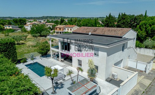 House in Exterieur, Bedarrides, France 1