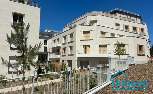 Apartment in Les Arcades, Viroflay, France 1