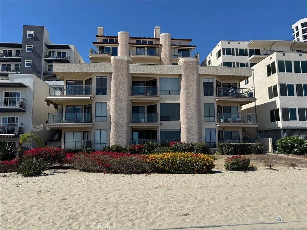 Condo in Signal Hill, California, United States 1 - 18379132