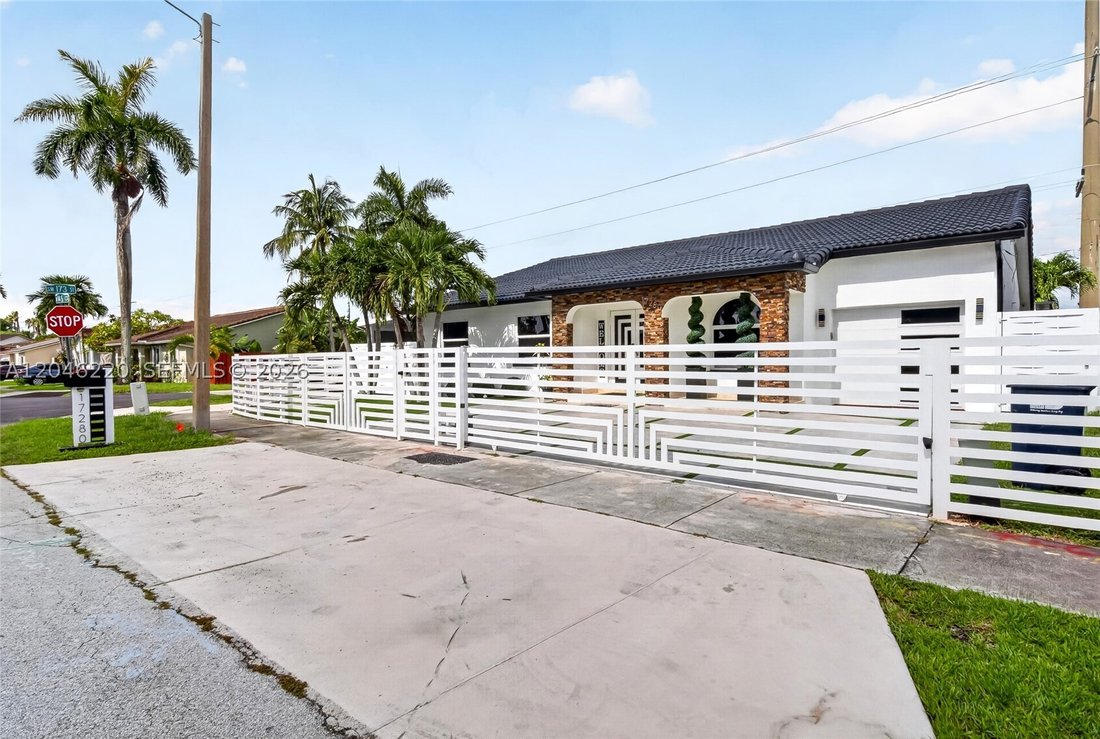 House in Miami, Florida, United States 3 - 18373725