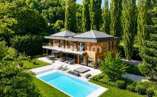 House in Divonne-les-Bains, Auvergne-Rhône-Alpes, France 1