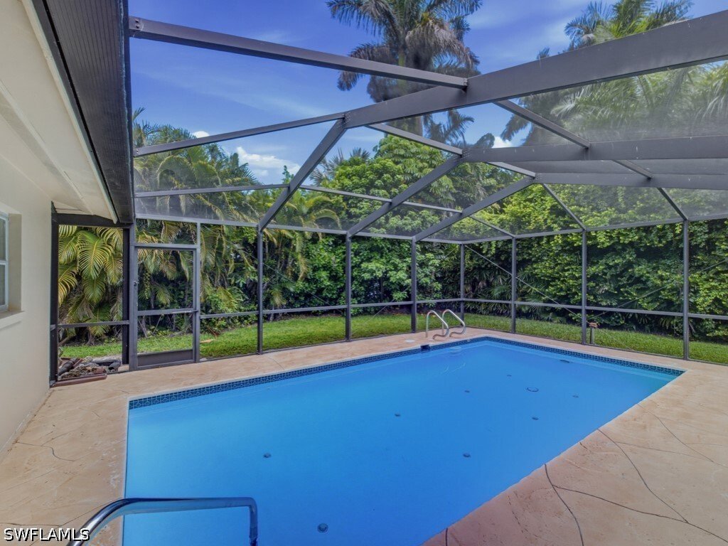 House in Naples, Florida, United States 3 - 18378060