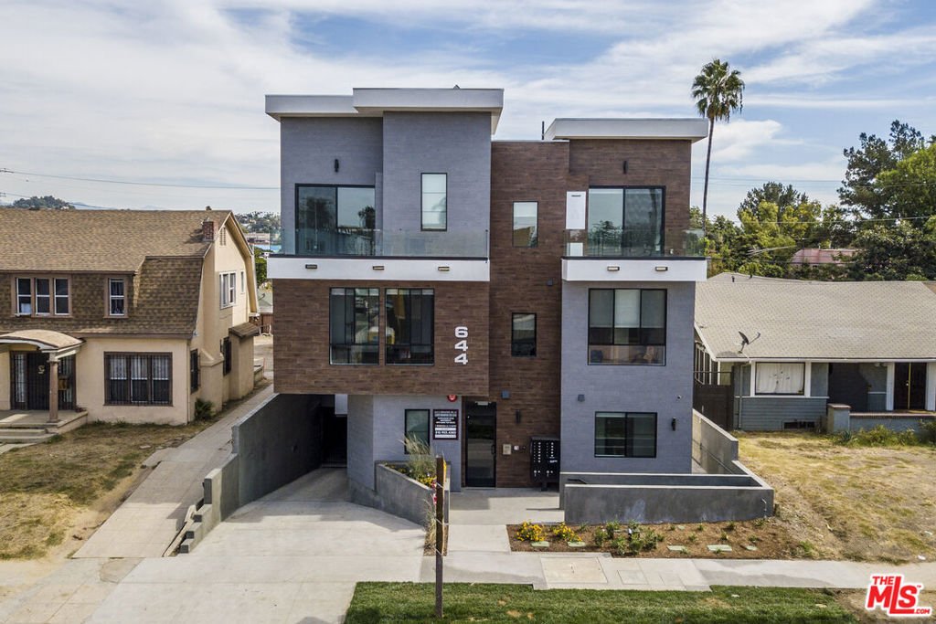 Los Angeles, California, United States 2 - 18377870