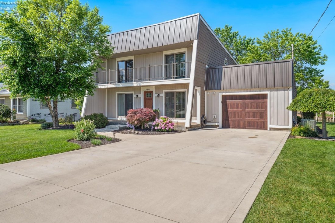 House in Port Clinton, Ohio, United States 1 - 18373519