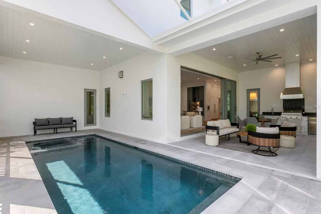 House in Tampa, Florida, United States 3 - 18383033