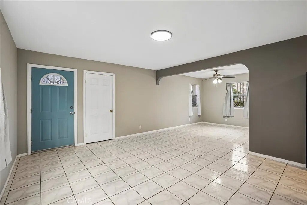 Los Angeles, California, United States 4 - 18379567
