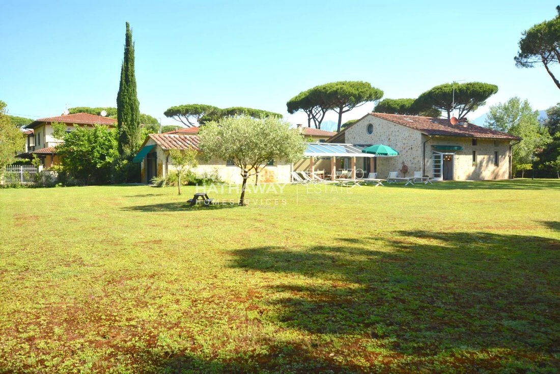 Villa in Pietrasanta, Tuscany, Italy 1 - 18374847