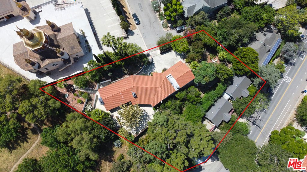 Los Angeles, California, United States 3 - 18377869