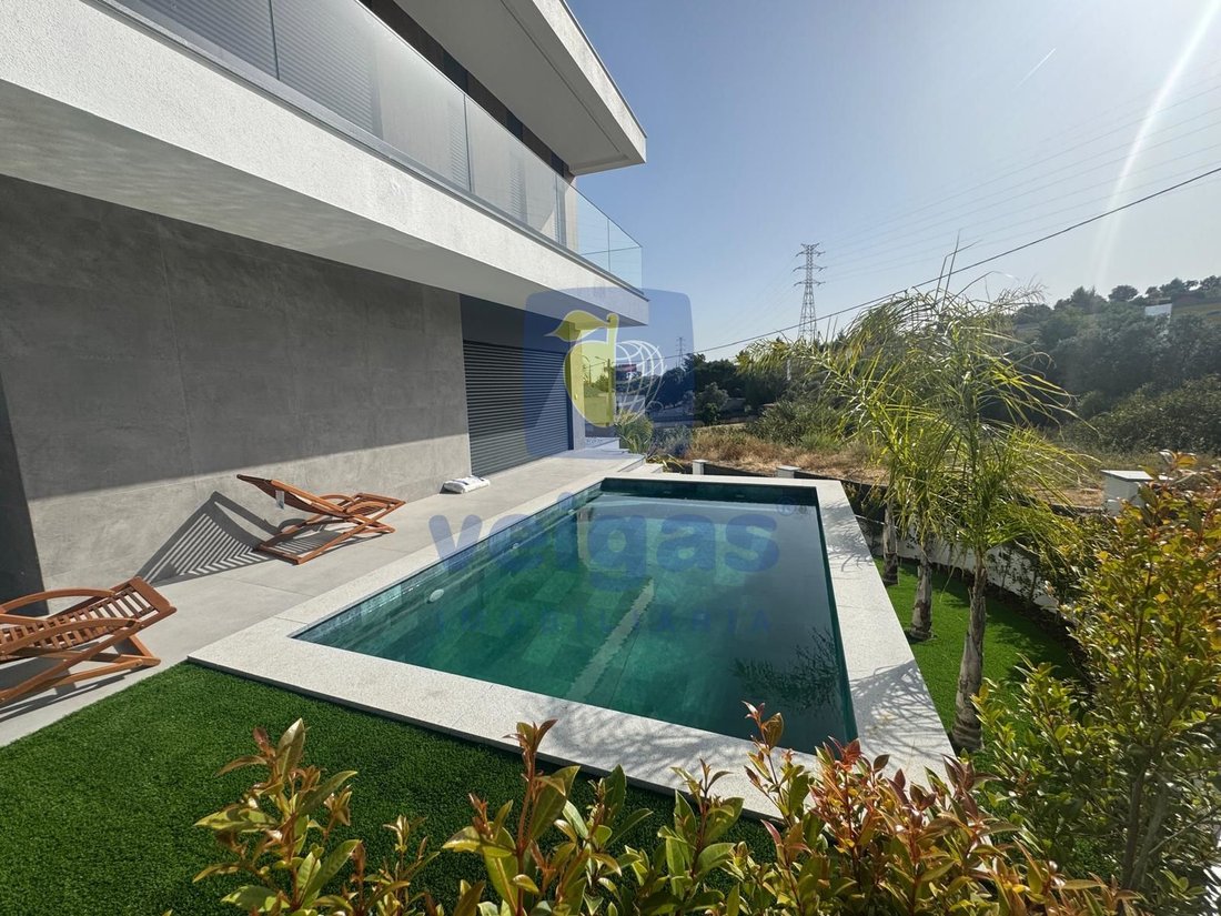 Villa in Santa Iria de Azoia, Sao Joao da Talha e Bobadela, Lisbon, Portugal 1 - 18375656