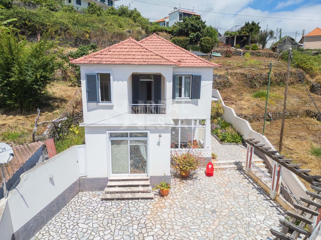 Villa in Estreito da Calheta, Madeira, Portugal 1 - 18377140