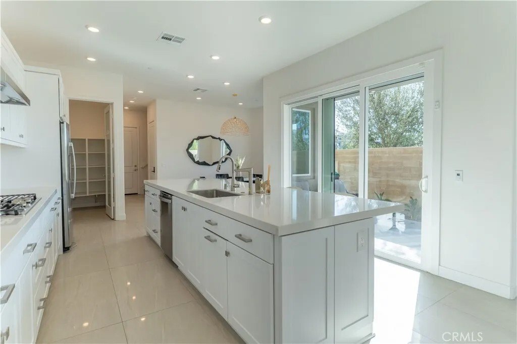 Condo in Irvine, California, United States 4 - 18379516