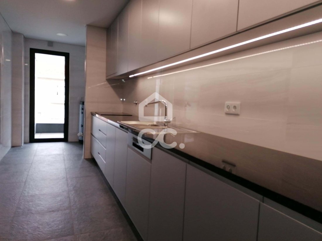 Apartment in Cedofeita, Santo Ildefonso, Se, Miragaia, Sao Nicolau e Vitoria, Porto District, Portugal 4 - 18380733