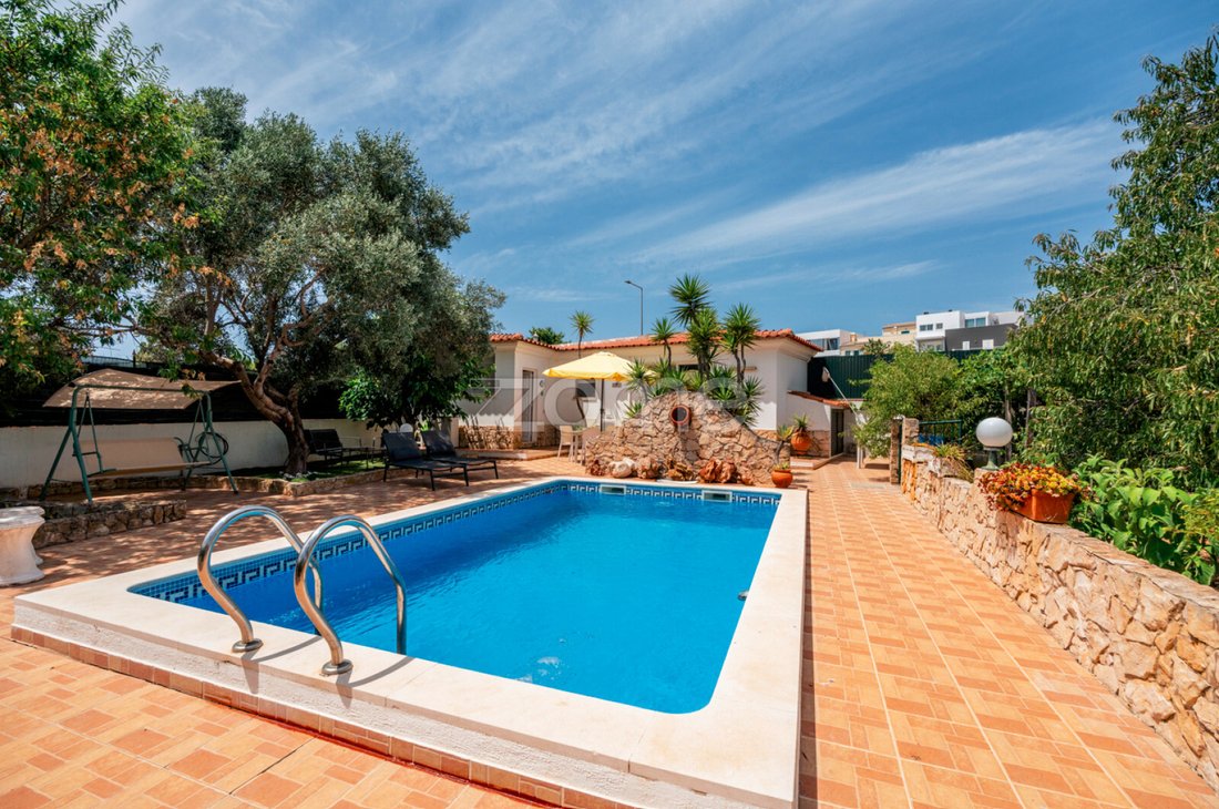 House in Lagoa e Carvoeiro, Algarve, Portugal 1 - 18380851