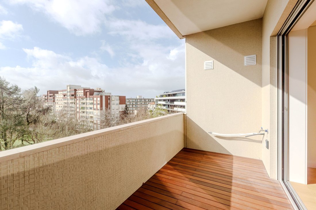 Apartment in Lordelo do Ouro e Massarelos, Porto District, Portugal 4 - 18375831