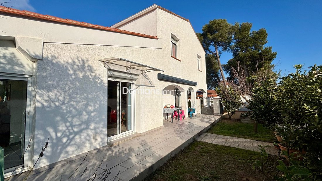 Villa in Saint-Cyprien, Occitania, France 1 - 18385233