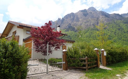House in Altopiano della Vigolana, Trentino – Alto Adige/Südtirol, Italy 1