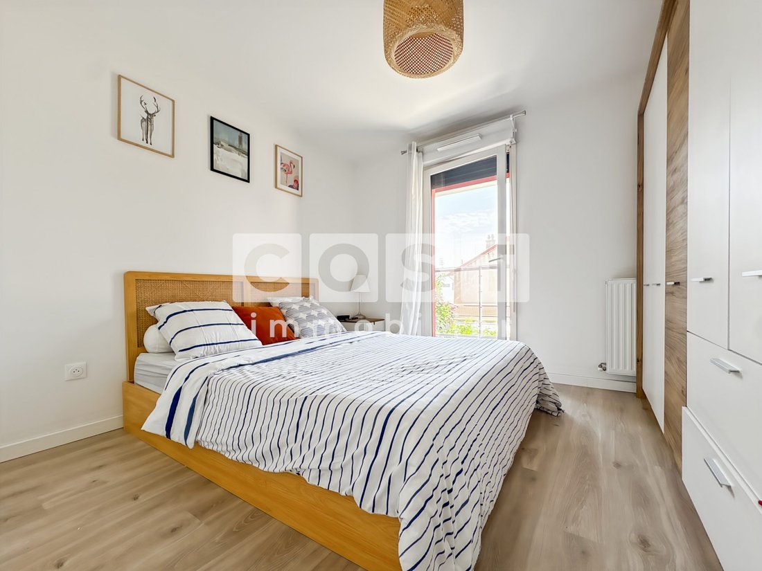 Apartment in Bois-Colombes, Ile-de-France, France 2 - 18385221