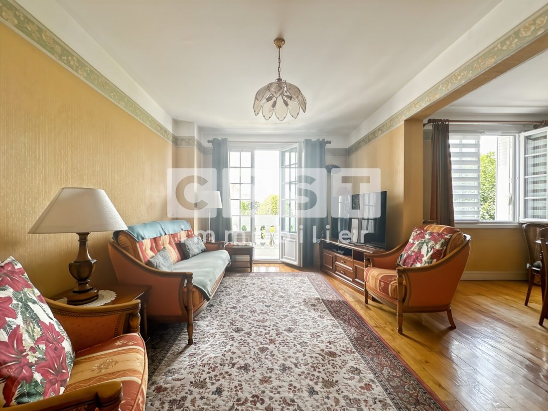 Apartment in Bois-Colombes, Ile-de-France, France 2 - 18385032