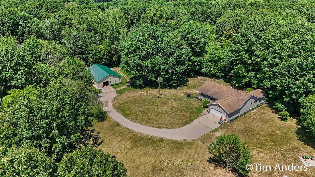 House in Kent City, Michigan, United States 4 - 18379032